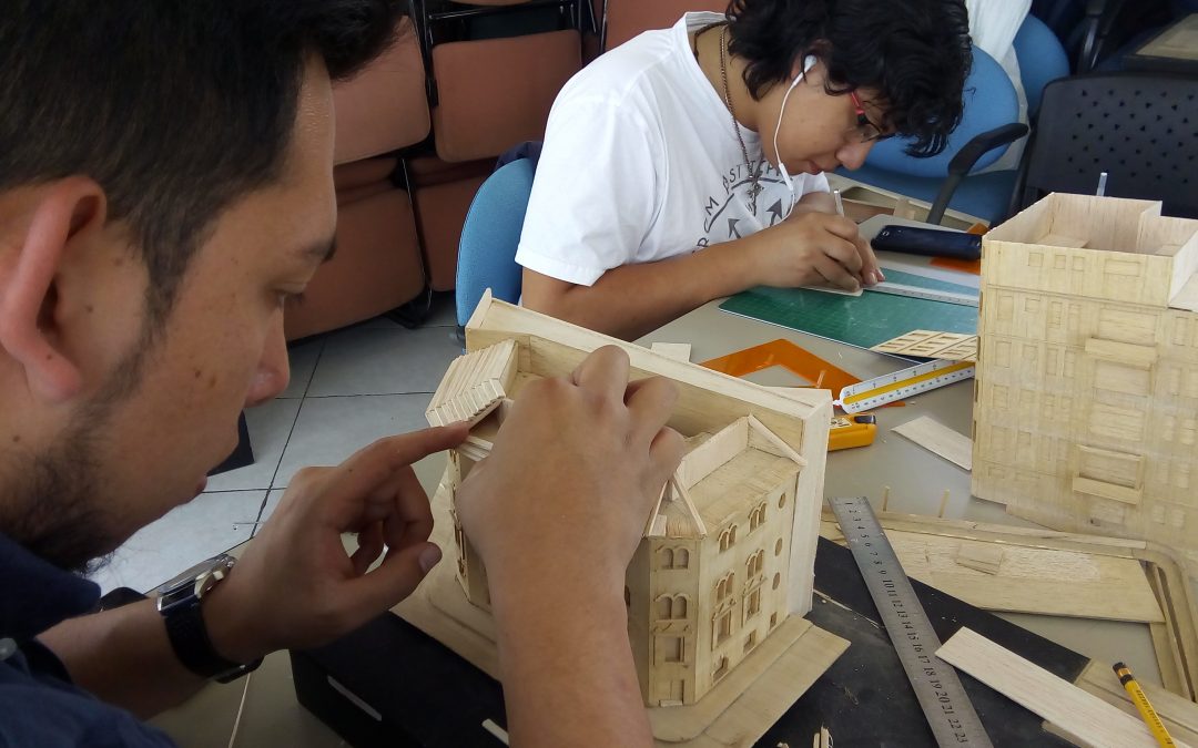 Primer taller de restauración de maquetas en el MAE