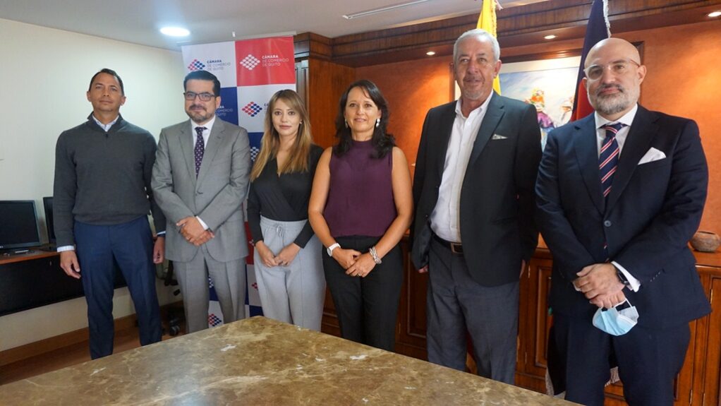 Firmado convenio de cooperación entre Colegio de Arquitectos de Pichincha y Cámara de Comercio de Quito